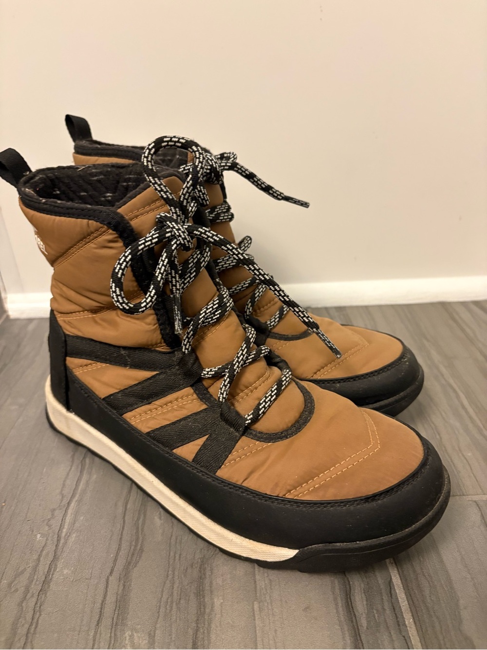 Sorel Womens Whitney II Short Lace Waterproof Snow Boots Tan Black Size 8